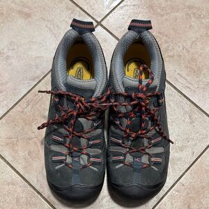 Keen Women’s Gray and Black Steel Toed Shoes with Red Accents - 8W